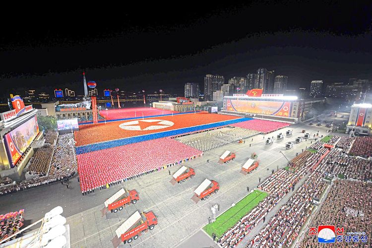Die nordkoreanische Militärparade zum 75er.