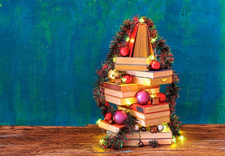 Weihnachtsbaum mit Büchern
