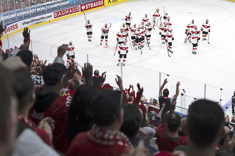 Eishockey-WM: Gastgeber Schweiz weiter makellos, Kanada entgeht Blamage