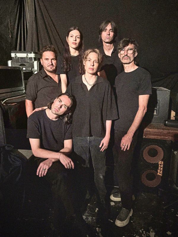 Zum-Start-des-Donaufestivals-Wo-wir-sind-da-ist-unten-oben