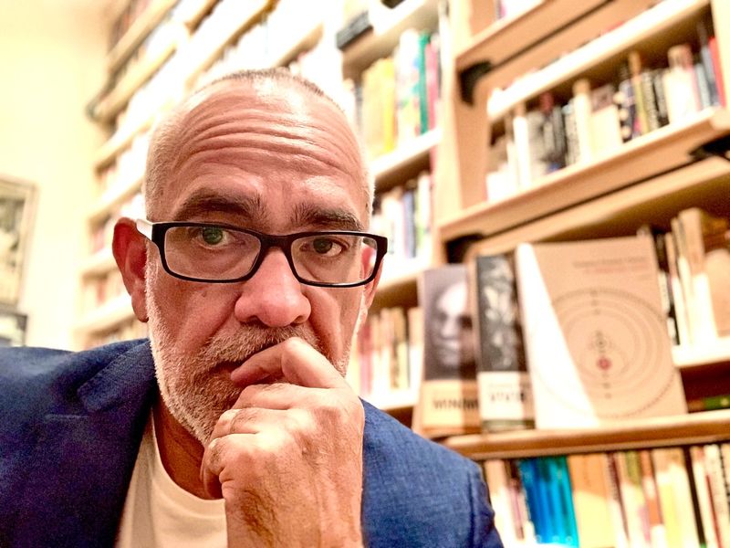 "Unten leben": Gustavo Faverón Patriau über seinen Roman und das Schreiben