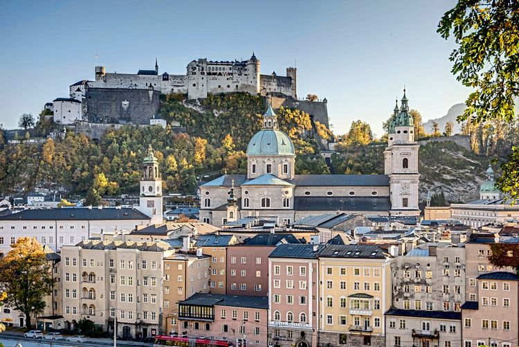 Stadtpanorama Salzburg. 16-Jähriger wegen NS-Wiederbetätigung in Salzburg verurteilt