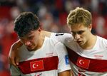 Türkei fliegt nach 0:1 gegen Paraguay aus dem Turnier Gegen zehn Mann aus Paraguay vergeblich anrennende Türken scheiden mit der zweiten Niederlage vorzeitig aus. Zahlreiche Torschüsse, aber kein Turniertor der Türken