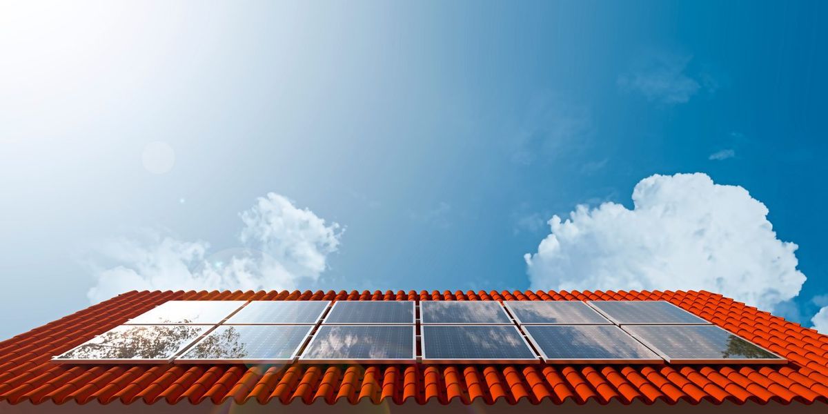 Lieferengpässe und Fachkräftemangel: Das Solarpanel ist auf dem Dach, aber  kein Strom im Netz