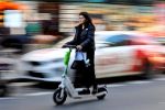 E-Scooter mit Blinker an den Lenkgriffen