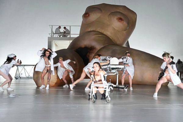 -Fr-ulein-Else-Holzinger-und-Festwochen-bei-Berliner-Theatertreffen