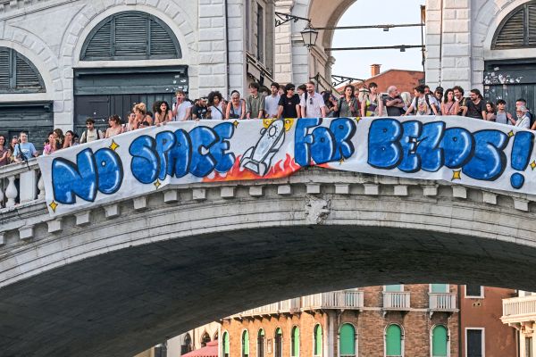 Proteste-gegen-die-Hochzeit-von-Jeff-Bezos-in-Venedig