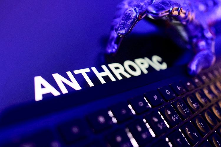 Eine Nahaufnahme einer Tastatur, auf der das Wort 