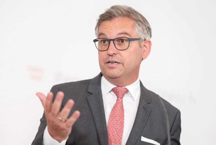 Finanzminister Magnus Brunner warnt vor zu hohen Lohnabschlüssen.
