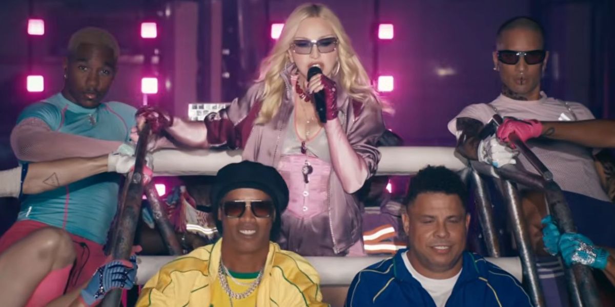 Ronaldo and Ronaldinho as Madonna's Teletubbies? The halftime show was ...