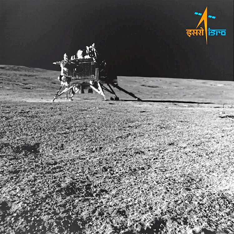 Indischer Mondlander Vikram auf dem Mond, fotografiert von Rover Pragyan