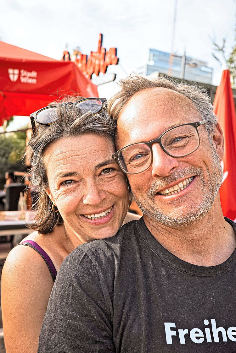 Tina & Stefan am Copa Beach in Wien an einem Donnerstag