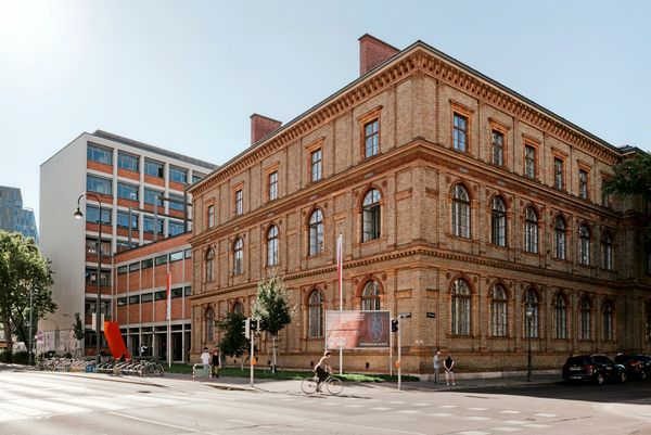 -Erstmals-wird-hier-transparent-kommuniziert-Aufbruch-an-der-Angewandten
