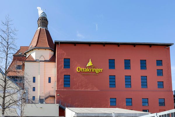 Tex-Rubinowitz-auf-dem-Weg-zum-Therapeuten-nach-Ottakring