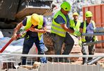 Knapp zwei Drittel der Beschäftigten leiden in der Arbeit unter Hitze