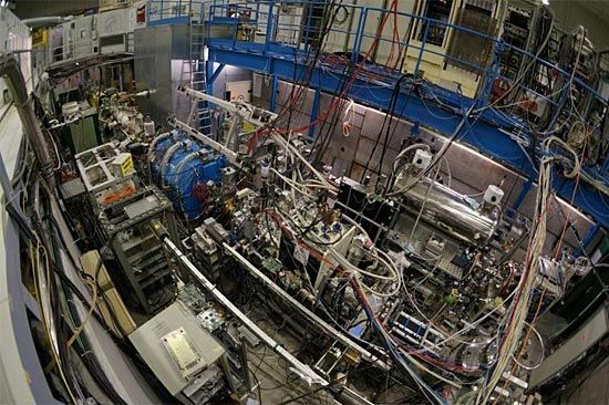 Cern Physiker Erzeugen Erstmals Antiwasserstoff Strahl Cern Derstandard At Wissenschaft