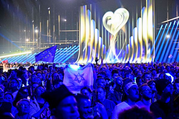 J-disch-sterreichische-Studis-laden-zu-Protest-Public-Viewing-zum-ESC-Finale
