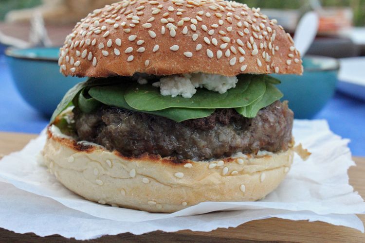 Grillrezept: Burger, griechisch inspiriert - Rezepte - derStandard.de ...