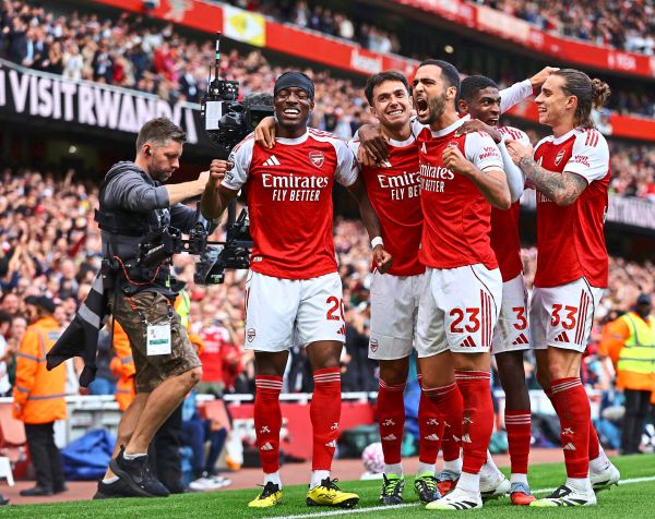Arsenal-bernahm-mit-3-0-gegen-Nottingham-zumindest-vor-bergehend-Platz-eins
