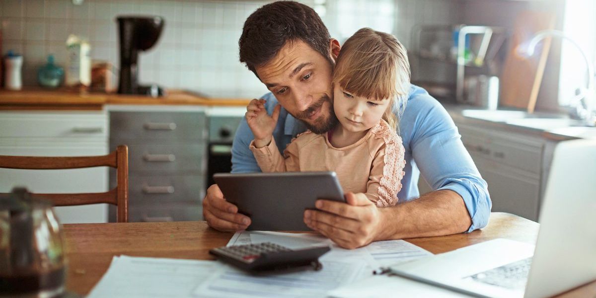 Erwerbsarbeit unter Eltern immer noch ungleich verteilt ...