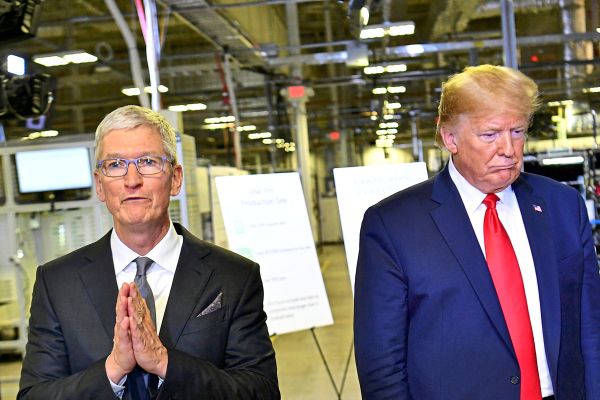 Nimmt-Trump-Rache-an-Apple-weil-Tim-Cook-nicht-bei-Nahost-Reise-dabei-war-