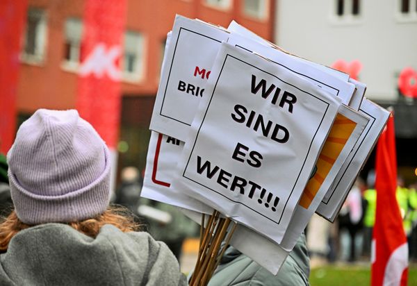 Sara-Hassan-und-Josefa-Niedermaier-Menschen-werden-gegeneinander-in-Stellung-gebracht-