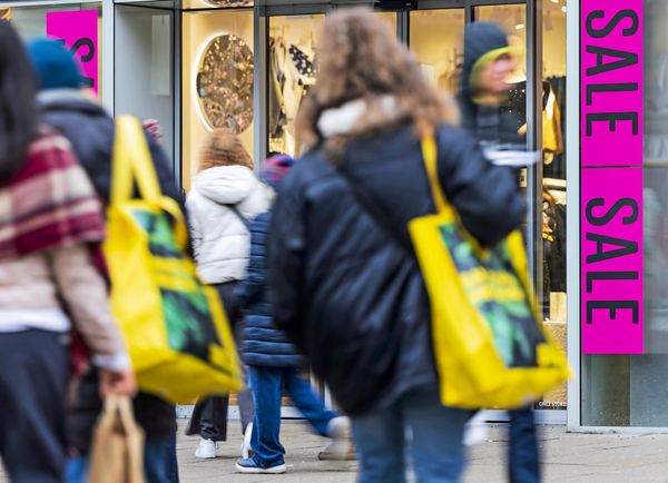 Iran-Krieg-belastet-Aussichten-f-r-Industrie-Verbraucher-f-rchten-Teuerung