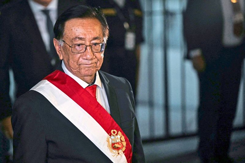 Parlament in Peru wählt neuen Übergangspräsidenten