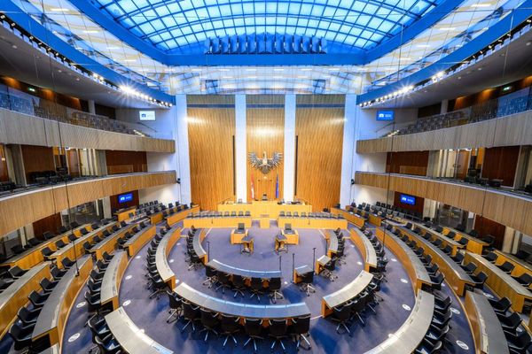 Gr-ne-stimmten-mit-Regierung-f-r-Mietpreisbremse