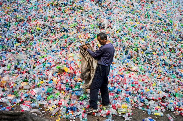 Letzte-Chance-im-Kampf-gegen-Plastikm-ll-Staaten-ringen-in-Genf-um-ein-Abkommen