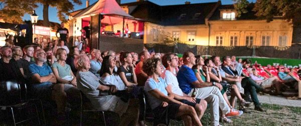 Shortynale-Klosterneuburg-rollt-den-roten-Teppich-f-r-Kurzfilme-aus
