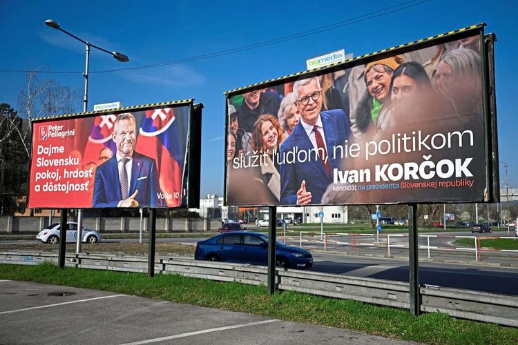 Wahlplakate von Peter Pellegrini und Ivan Korčok.