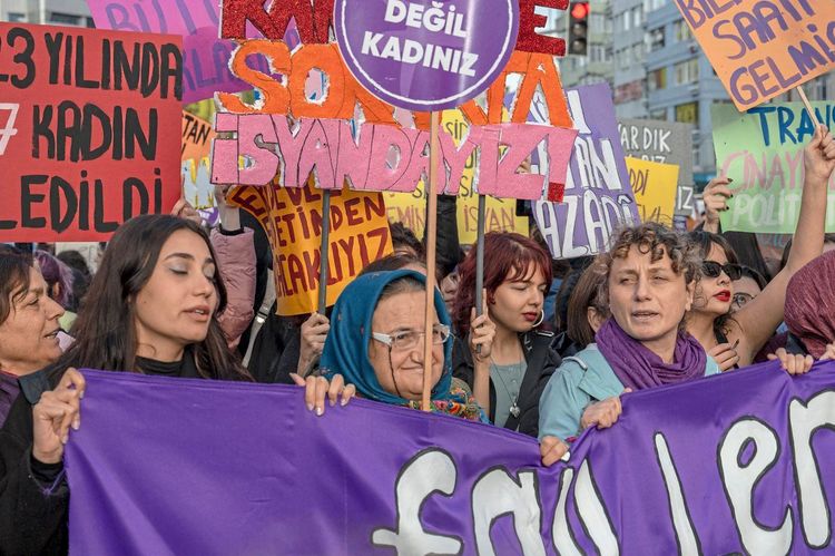 Protest gegen Gewalt an Frauen in Istanbul am 25. November 2023, dem Internationalen Tag gegen Gewalt an Frauen.