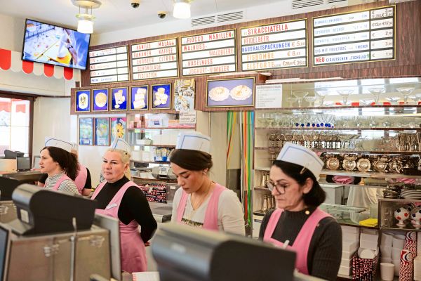 Zum-Saisonbeginn-Retro-Eissalons-in-Wien