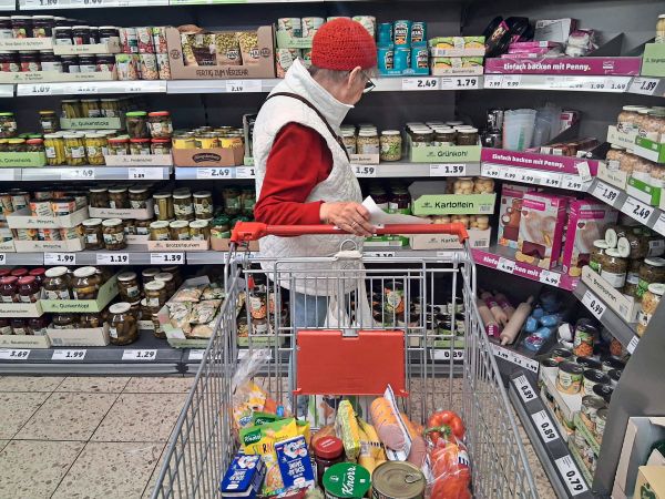 Steuerzuckerl-im-Supermarkt-konomen-kritisieren-Kollateralsch-den