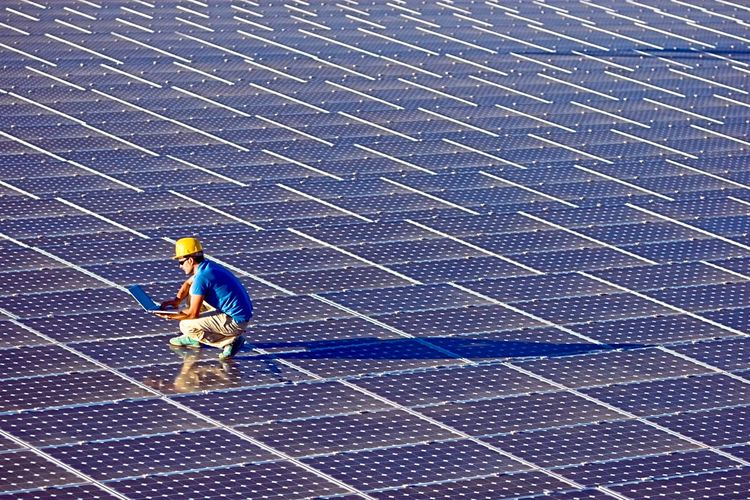 Solarzellen und Photovoltaik machen Industrie grüner.