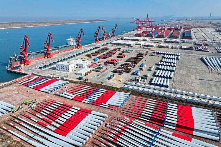 Rotorblätter im chinesischen Hafen Nantong