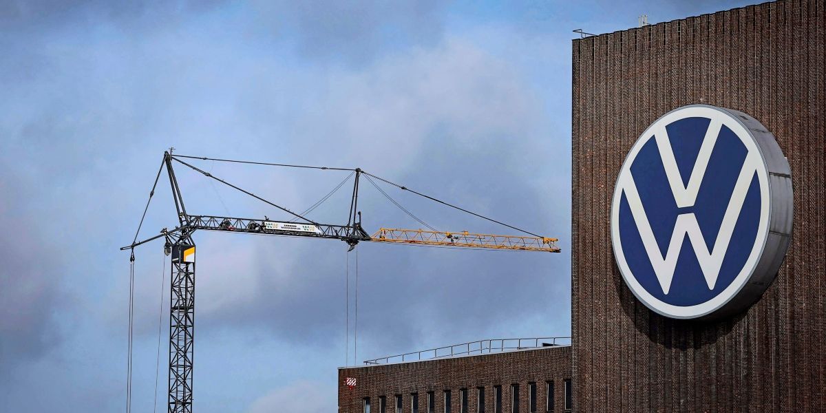 Volkswagen senkt Jahresprognose und belastet Aktie
