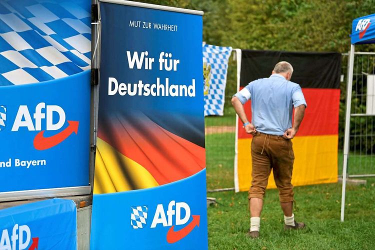 Derzeit liegt die AfD in Umfragen in Thüringen, Brandenburg und Sachsen auf Platz eins. In allen drei Ländern wird im September ein neuer Landtag gewählt