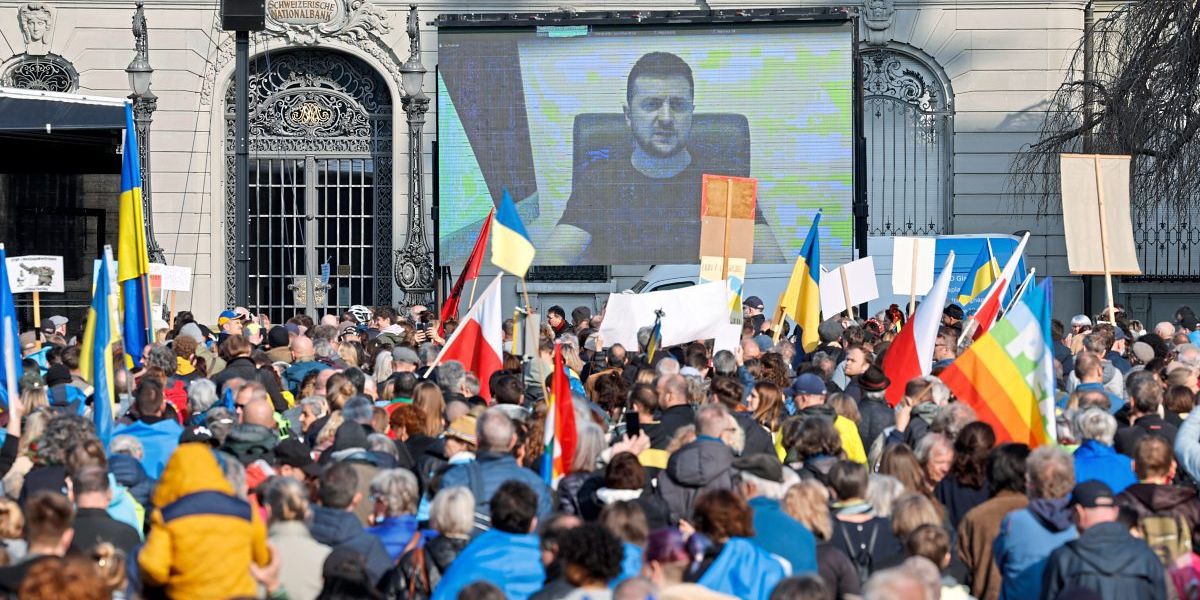 Zelenskyj calls for freezing of oligarch funds in Switzerland – Ukraine