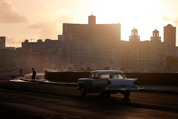 Kuba-im-Dunkeln-Leben-zwischen-Mangel-Macht-und-berlebenskunst