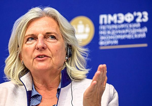 Karin Kneissl - Figure 1