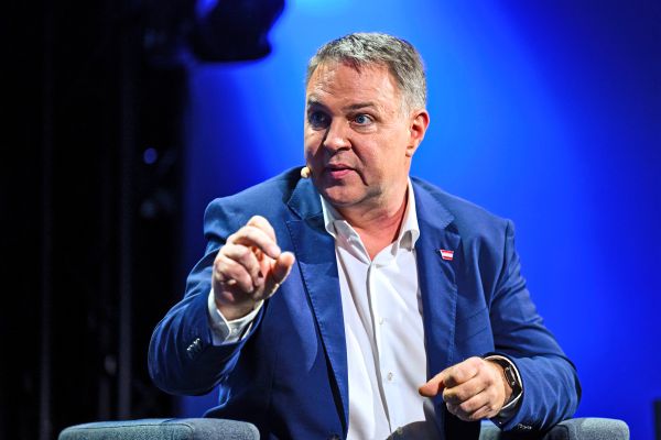 Babler-will-bei-Medienf-rderungen-keinen-Stein-auf-dem-anderen-lassen