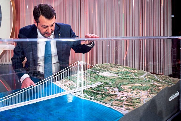 Infrastrukturminister Matteo Salvini träumt von der Brücke nach Sizilien.