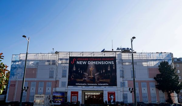 Immersives-Strau-Museum-am-Wiener-Naschmarkt-stellt-Betrieb-ein