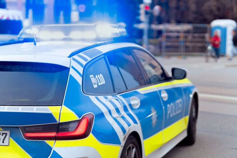 Deutscher Staatsschutz ermittelt nach Brand von 23 Polizeiautos