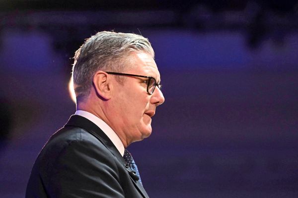 Digitaler-Personalausweis-soll-britische-Labour-Regierung-retten