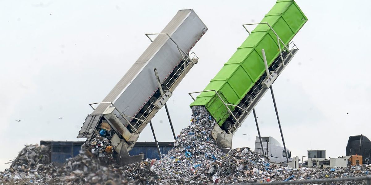 China Einfacher menschlicher Kunststoff-Behälter-Müllsack Hersteller