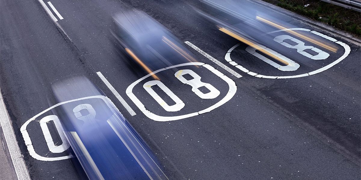 Verkehr: Fachleute fordern 30/80/100 als neue Tempolimits