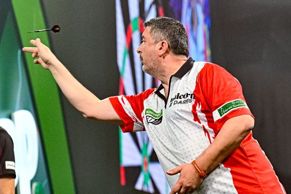 Suljovic-erreicht-zweite-Runde-in-Graz-souver-n-und-kritisiert-Darts-Verband-scharf